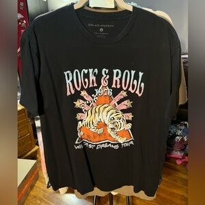 Sparrow Black Graphic Rock & Roll Wildest Dreams Tour Tiger Shirt